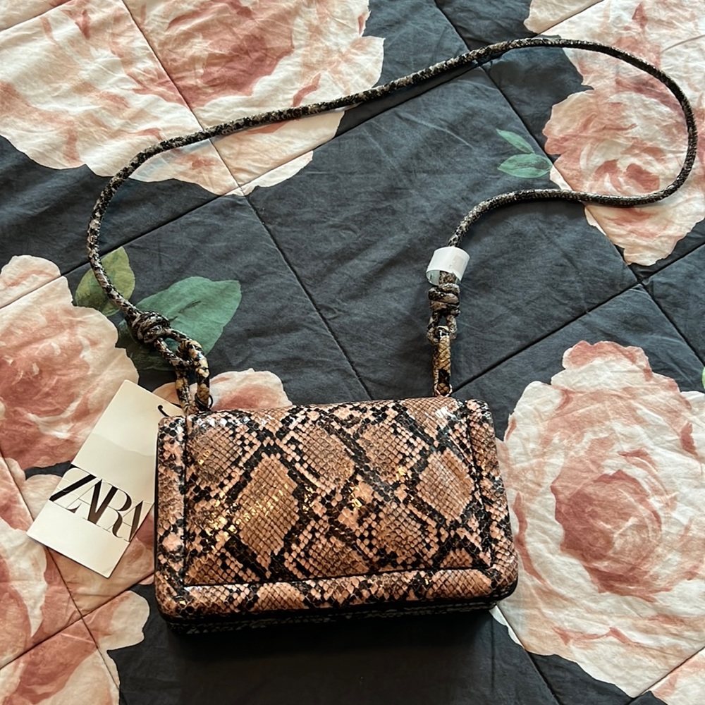 NEW WITH TAGS Zara bag